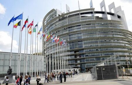 Створення спецфонду в 50 млрд євро для України: Європарламент підтримав поправки до бюджету ЄС
