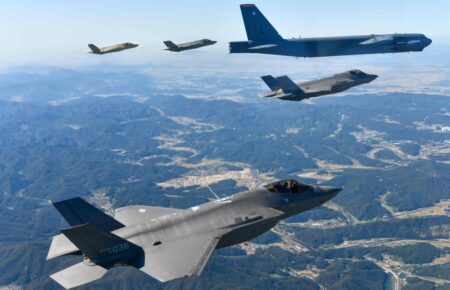 США, Япония, и Южная Корея провели первые в истории трехсторонние авиационные учения