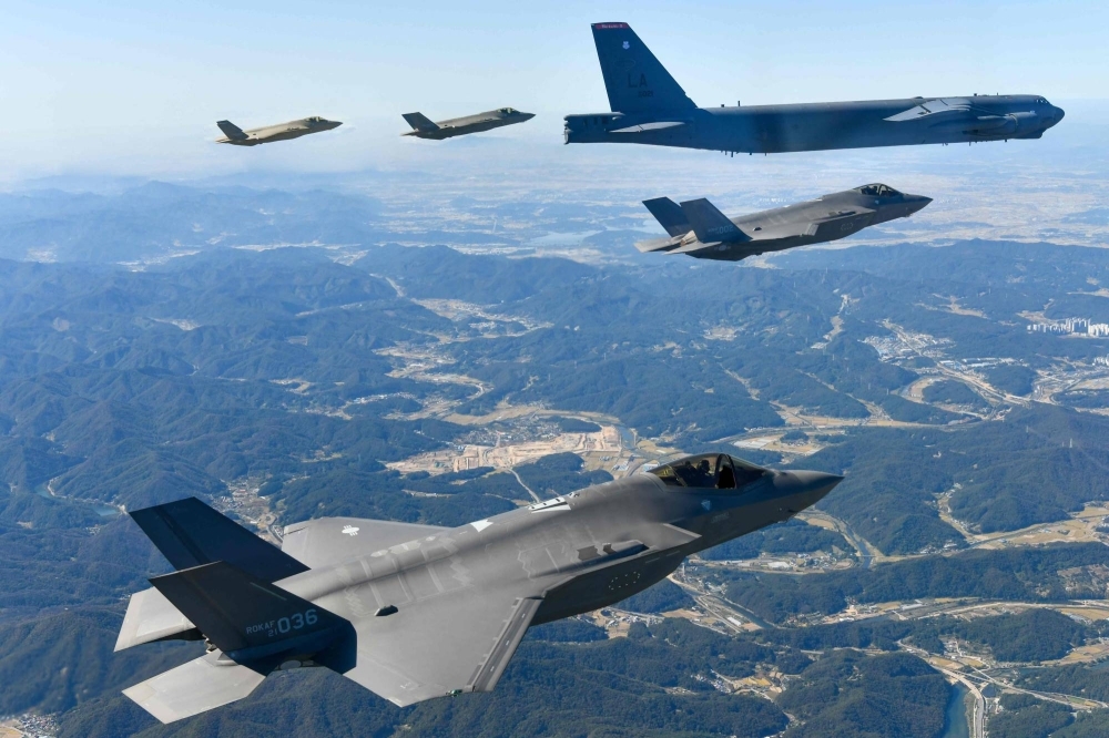 США, Япония, и Южная Корея провели первые в истории трехсторонние авиационные учения