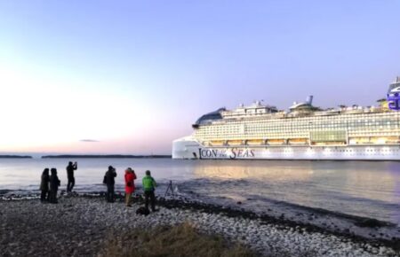 У Фінляндії випробовують найбільший у світі круїзний лайнер Icon of the Seas