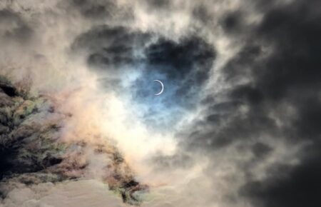 Над Америкою бачили кільцеве сонячне затемнення