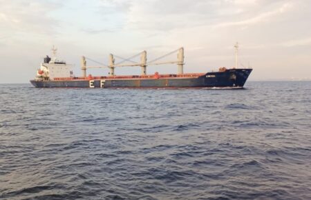 З українських портів вийшли три судна з агропродукцією і залізною рудою