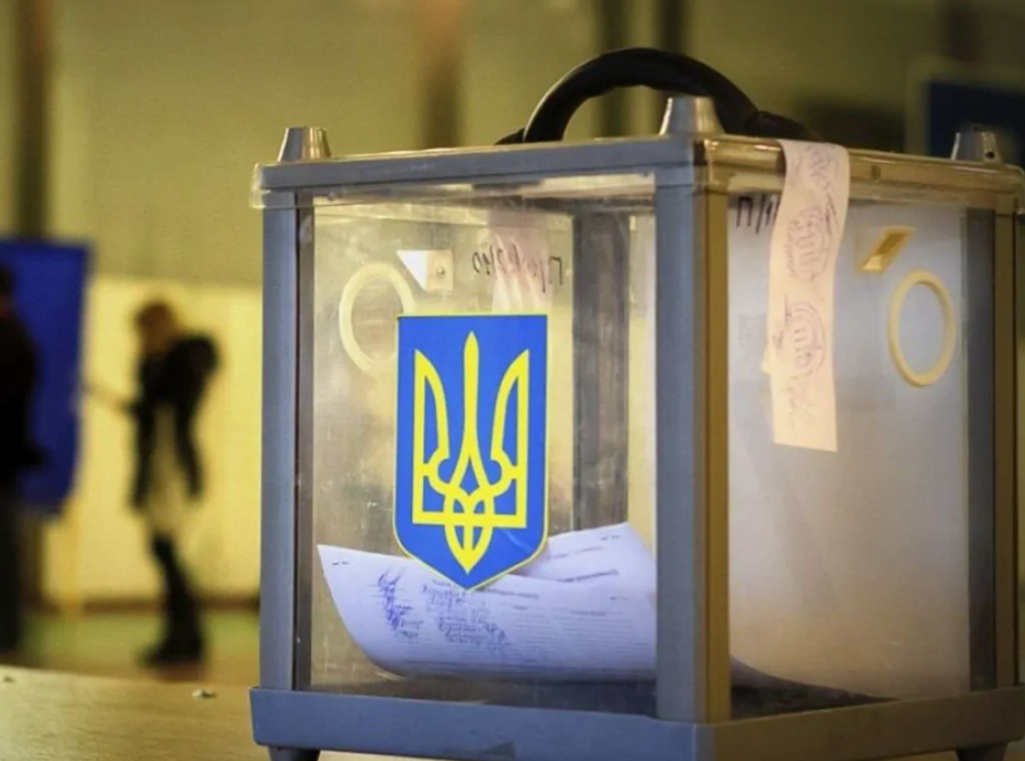 Захід зацікавлений у виборах в Україні: політолог назвав три причини