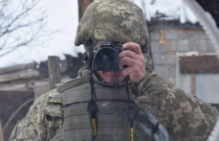 Це питання за військовими — медіаюрист Роман Головенко про доступ журналістів до фронту