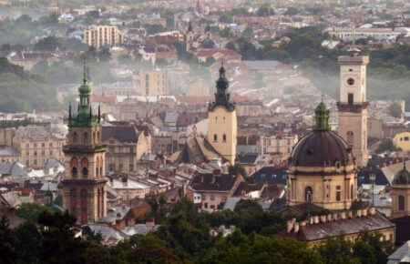 Львів — Варшава: практичний гід для подорожуючих