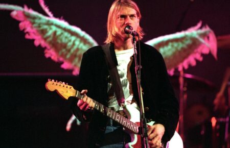 Гітару Курта Кобейна з його останнього туру з Nirvana продали за понад $1,5 млн
