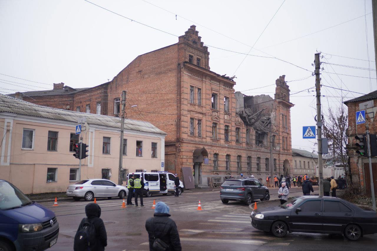 Терехов повідомив про наслідки нічного удару окупантів по Харкову (ФОТО)