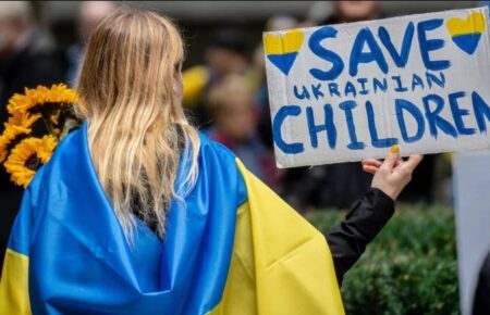 Україна повернула ще двох дітей з окупованого Криму