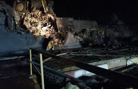 Удар по заводу у Керчі: з'явилися фото знищеного ракетоносія окупантів