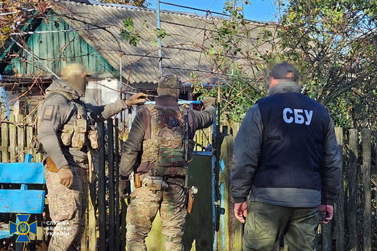 figure_cutСБУ затримала російського агента, який готував повітряні удари по об’єктах Укрзалізниці на Вінниччині