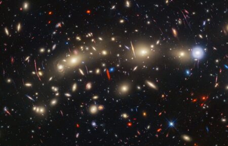 Телескопи «Хаббл» і «Джеймс Вебб» обʼєдналися і створили одне з найяскравіших зображень Всесвіту