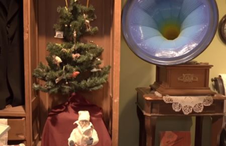 Як українці ховали ялинку у шафі на Різдво
