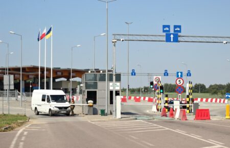 Усі пункти пропуску на кордоні з Польщею розблоковані
