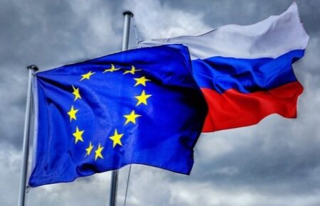 Коронавірус та «контроль України»: основні наративи РФ проти ЄС