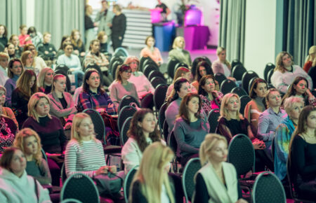 У Києві вперше пройшов Women Power Forum — форум, присвячений захисту жіночого здоров'я під час війни