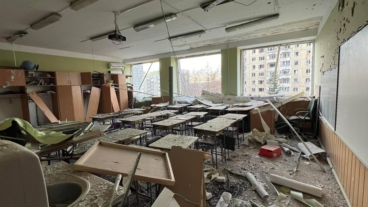 figure_cutУдар по Львову: один человек погиб, 8 пострадали, повреждены учебные заведения (ФОТО, ВИДЕО)