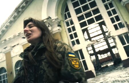 Українські військові заспівали різдвяні хіти, щоб нагадати, що війна триває (ВІДЕО)