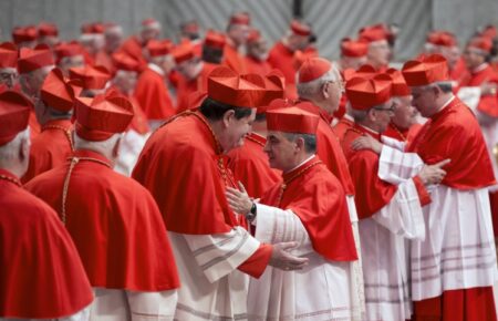 У Ватикані трибунал вперше засудив кардинала