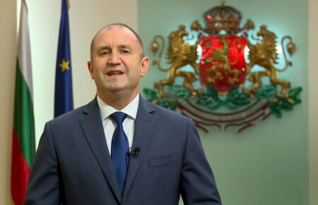 Президент Болгарии ветировал предоставление Украине 100 БТР