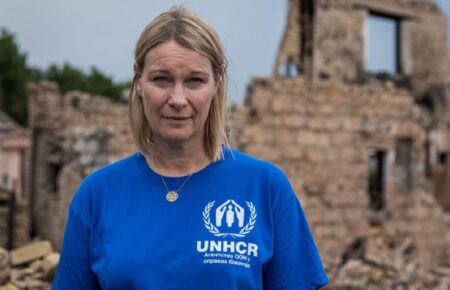 «Mission: to enable people, deprived of their fundamental rights, to help them regain that in long term»   —  UNHCR in Ukraine