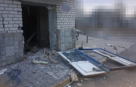 Войска РФ атаковали с беспилотника больницу в Бериславе, есть раненый