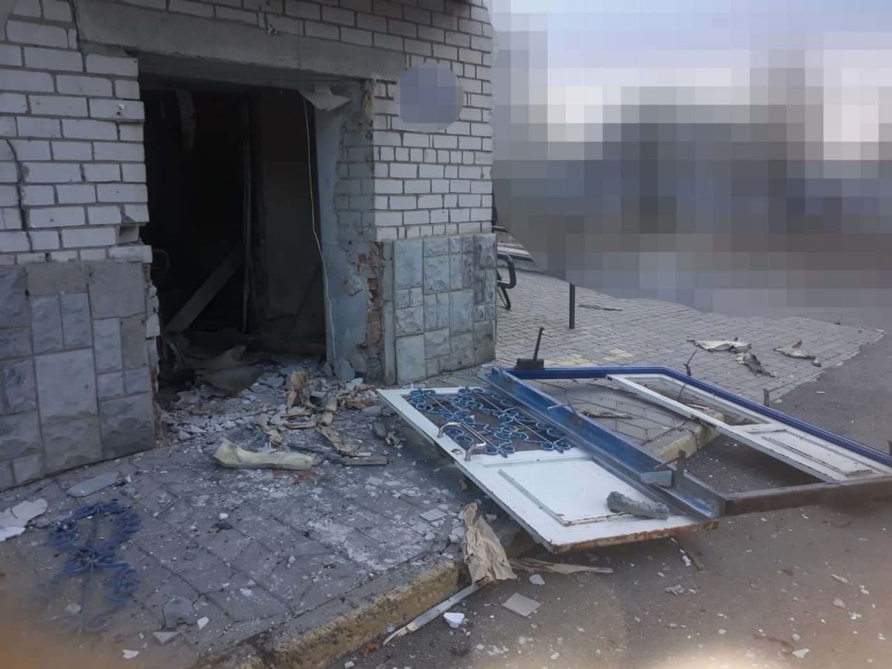 Войска РФ атаковали с беспилотника больницу в Бериславе, есть раненый