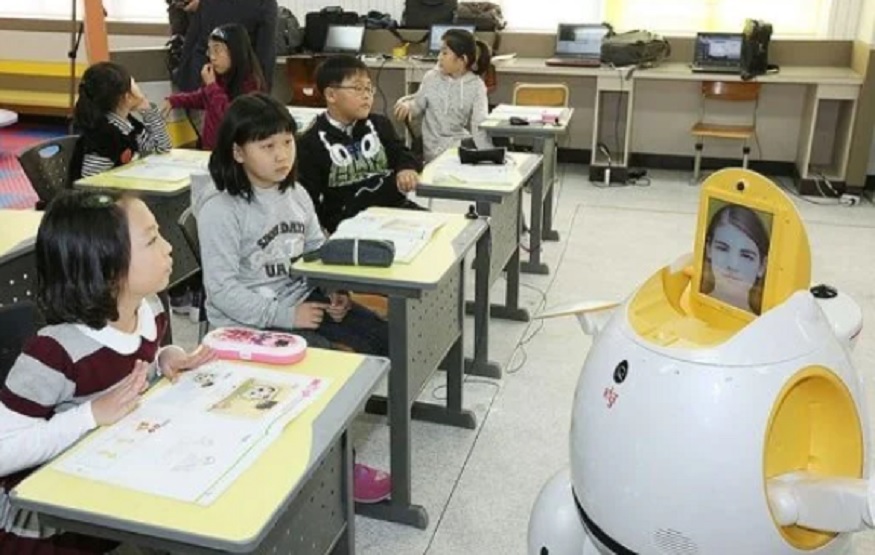 У Південній Кореї роботи викладатимуть школярам англійську мову