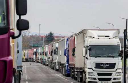 У єЧерзі на виїзд з України зареєстровано близько 1200 вантажівок — Демченко про ситуацію на словацькому кордоні