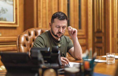 Зеленський обговорив з Байденом надання військової допомоги Україні
