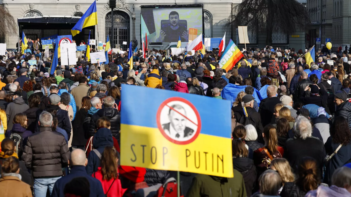 Народы украины против. Протесты в Украине. Протесты в Европе. Антивоенные протесты в Украине. Митинги в Европе.