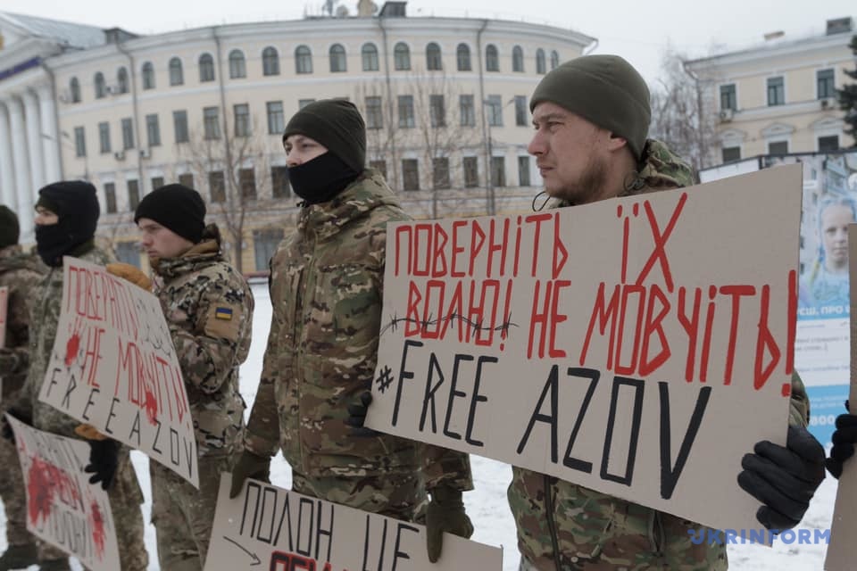 Родичі військовополонених провели акцію-нагадування у Києві (ФОТО)