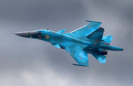 На аеродромі в Челябінську згорів бомбардувальник Су-34 — розвідка