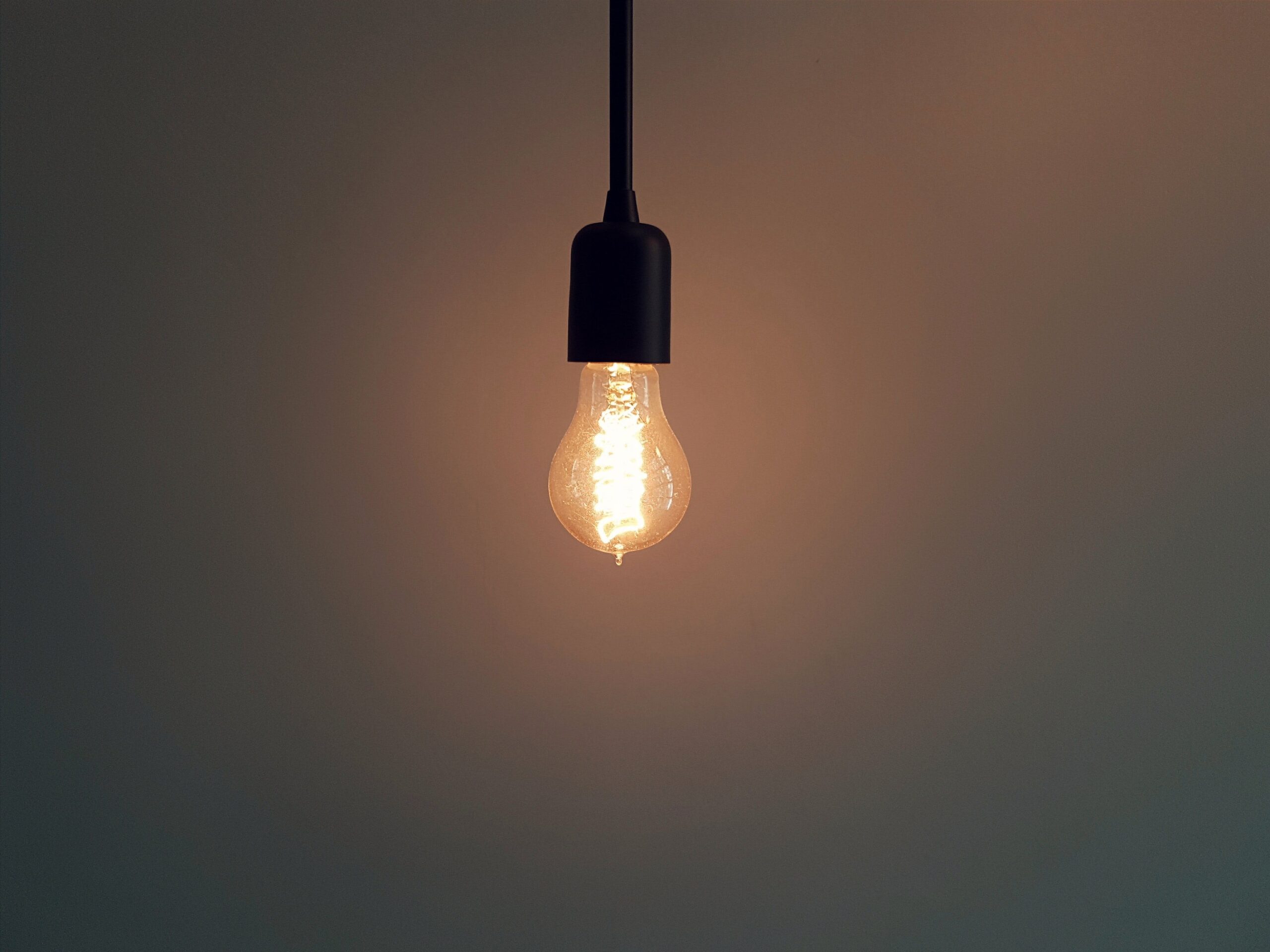 Якщо кожен вимкне зайву лампочку в пікові години, то можна уникнути відключень світла — Рябцев