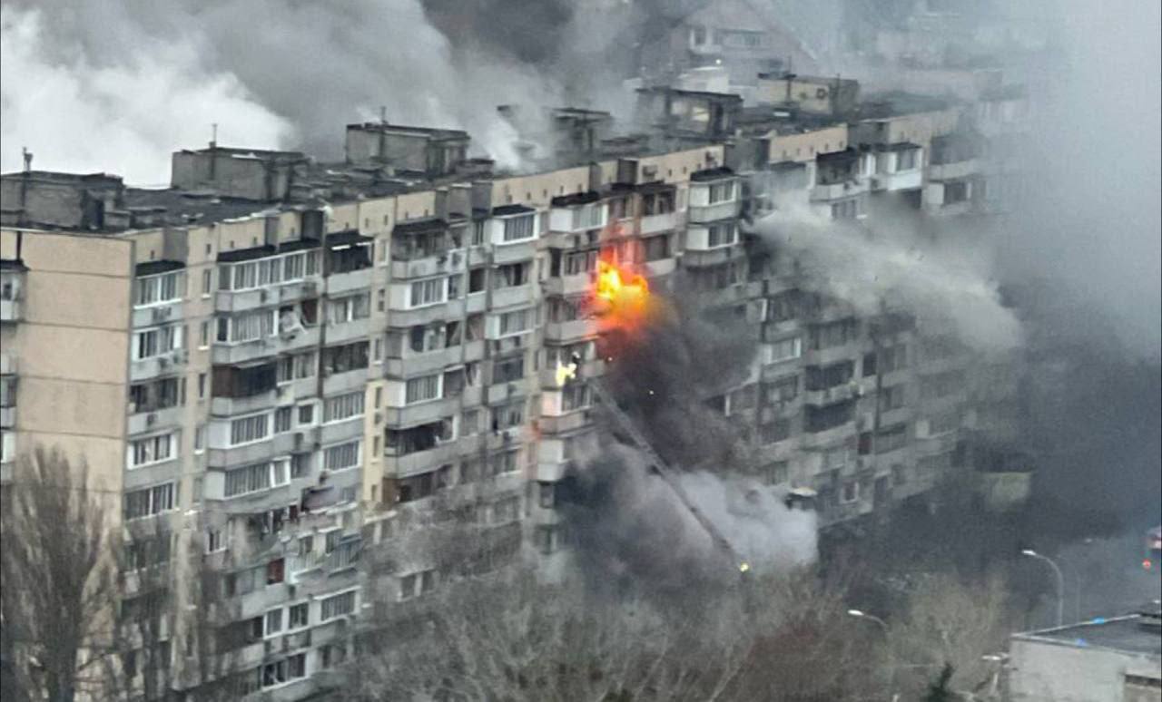Майже у всіх районах Києві зафіксовані падіння уламків, кількість постраждалих зросла