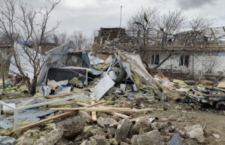 Окупанти обстріляли громаду на Херсонщині, зруйновані будиночки для переселенців (ФОТО)