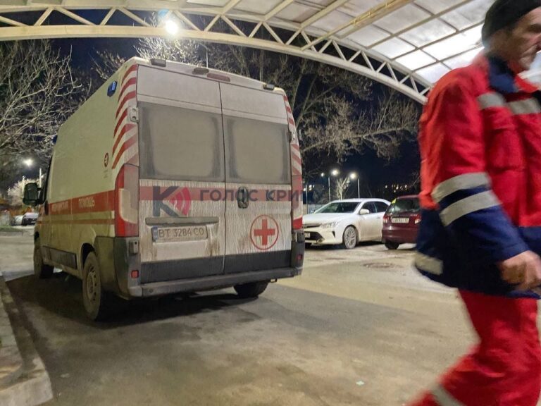 У Криму медики «швидкої» працюють в українській уніформі та на викрадених із Херсона автівках