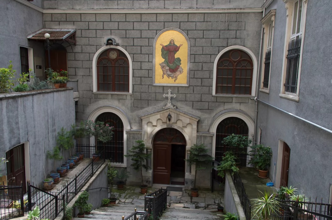 У Стамбулі невідомі напали на католицьку церкву під час молитви