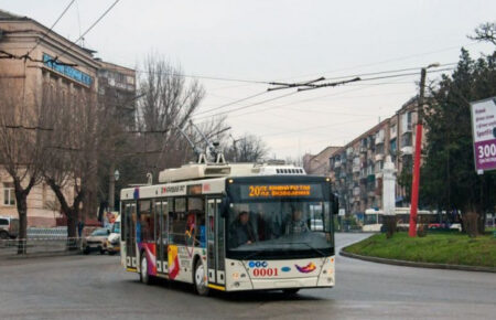 У Кривому Розі через зледеніння не працюють тролейбуси та трамваї