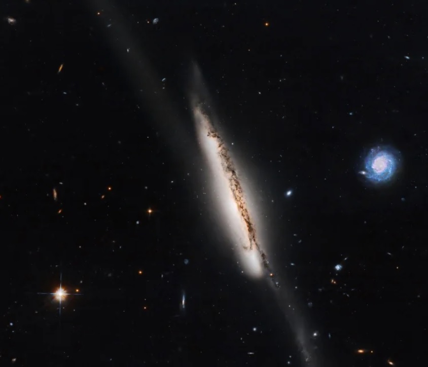 Нове зображення «Хаббла» показує зоряний міст між двома галактиками