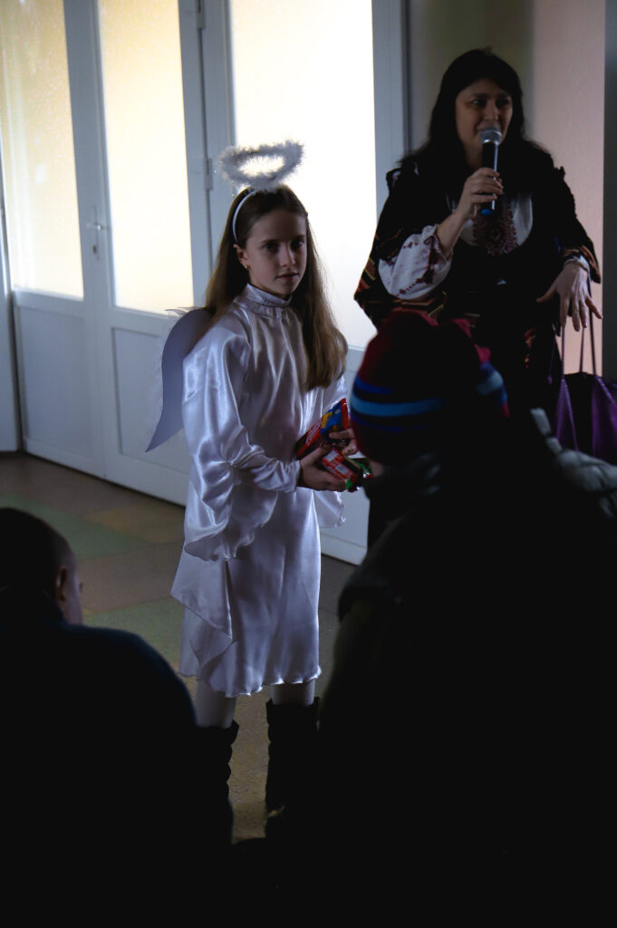figure_cut(Не)дитячі вистави: як львівський шкільний театр допомагає пораненим військовим