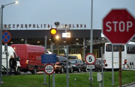 На кордоні з Польщею стоять 2100 вантажівок — ДПСУ