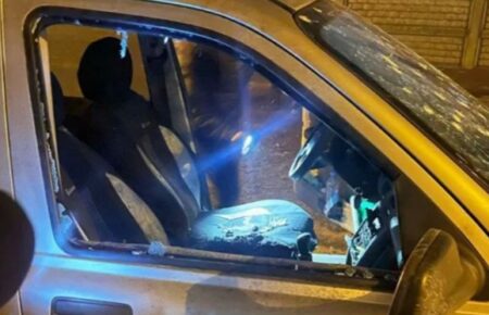 У Чернігові посеред міста вибухнув автомобіль, є постраждалі — поліція