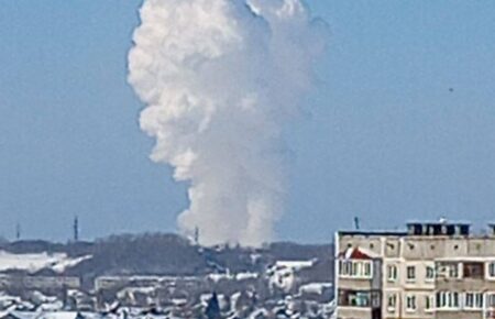 В РФ біля оборонного заводу на Алтаї стався вибух (ВІДЕО)