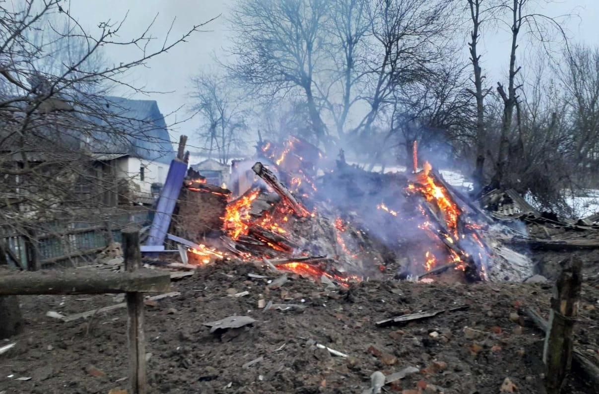 Армія РФ завдала авіаційно-артилерійського удару по Сумщині: є загиблі