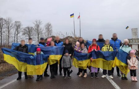 Україна повернула з окупації та депортації 11 дітей (ФОТО)