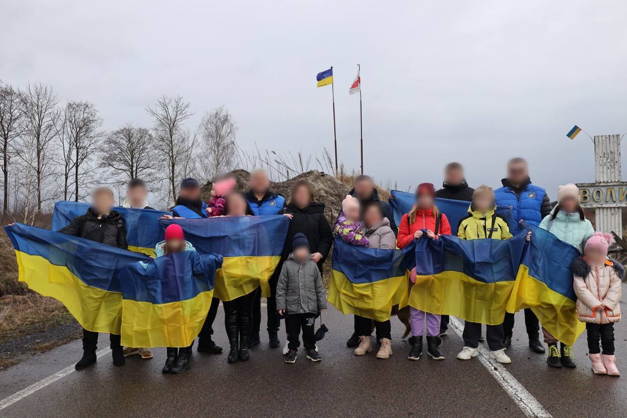 Україна повернула з окупації та депортації 11 дітей (ФОТО)