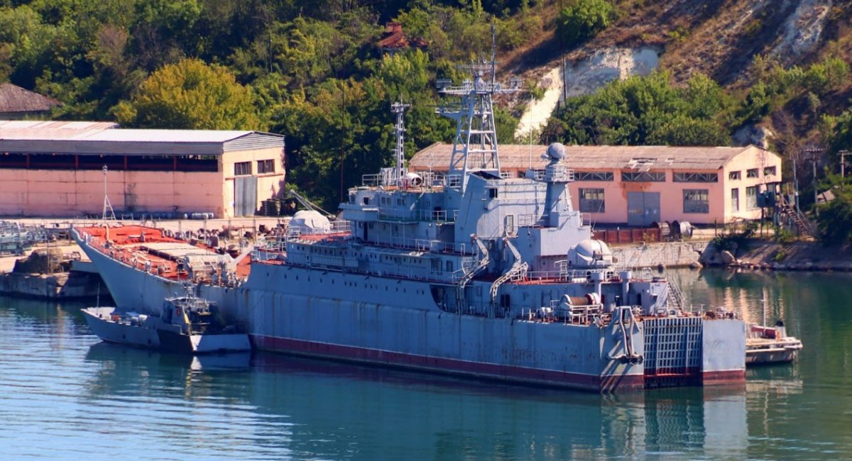 Корабель «Костянтин Ольшанський» використовували і як паром для переправи цивільних Чорним морем до Криму — речник ВМС ЗСУ