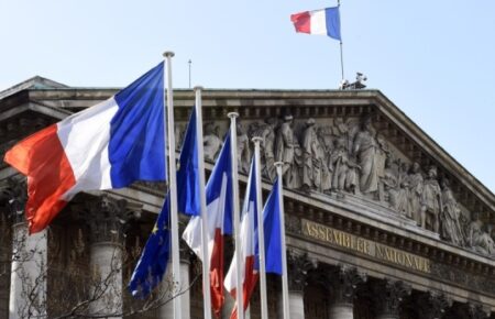 Франція стала першою країною у світі, де право на аборт внесли до конституції