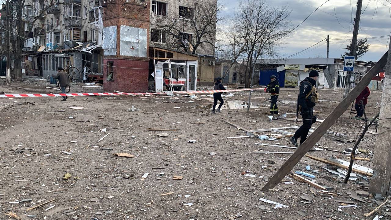 Уночі окупанти здійснили ракетно-дронову атаку на Харків, є руйнування