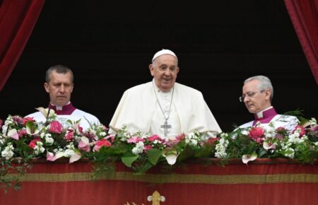 Папа Римський привітав християн із Великоднем і закликав не забувати про Україну